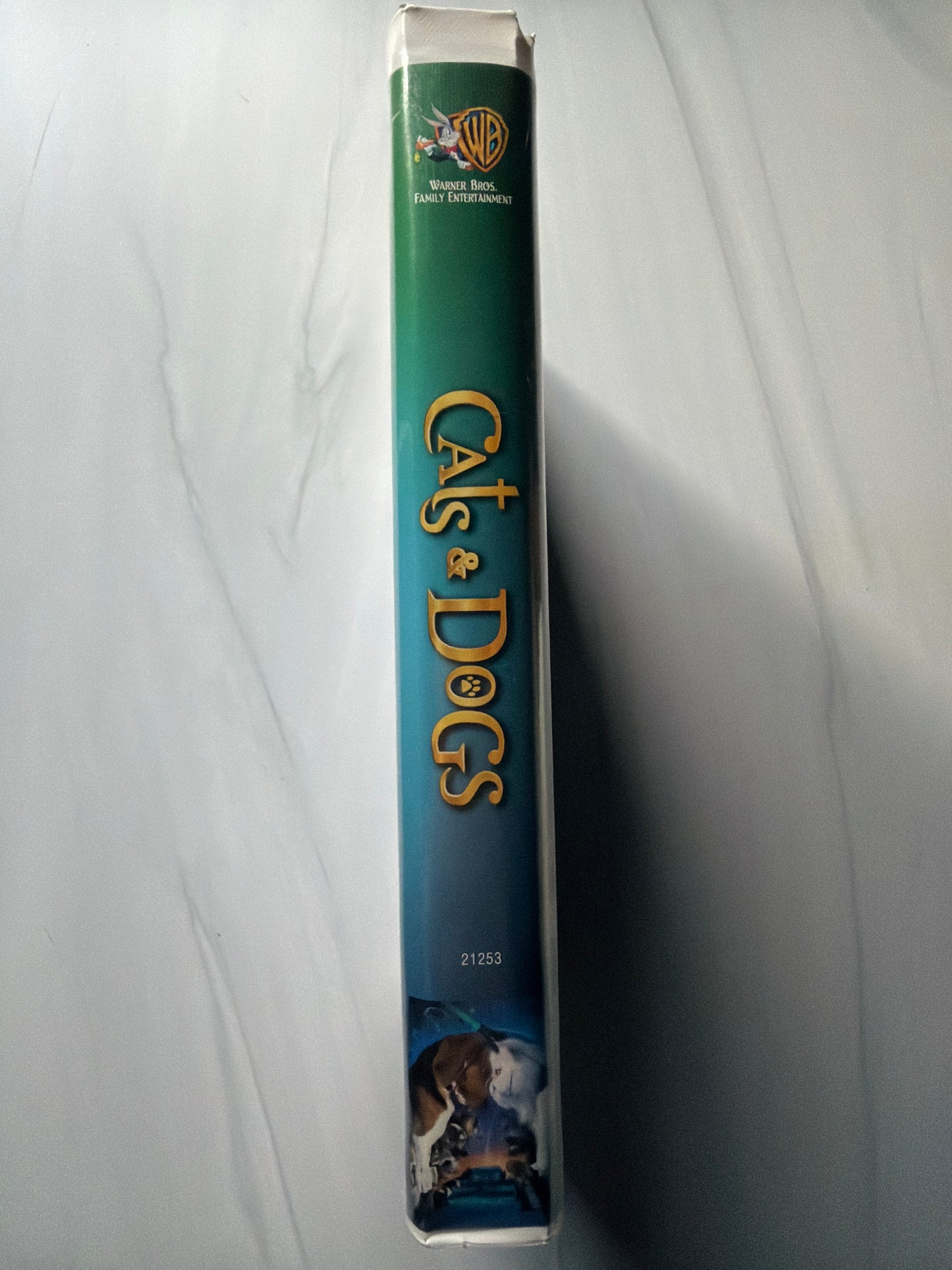 Cats & Dogs (VHS)